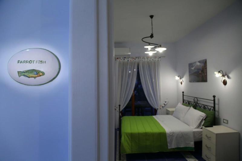 Bed and Breakfast The Reef Sorrento Esterno foto