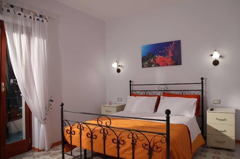 Bed and Breakfast The Reef Sorrento Esterno foto