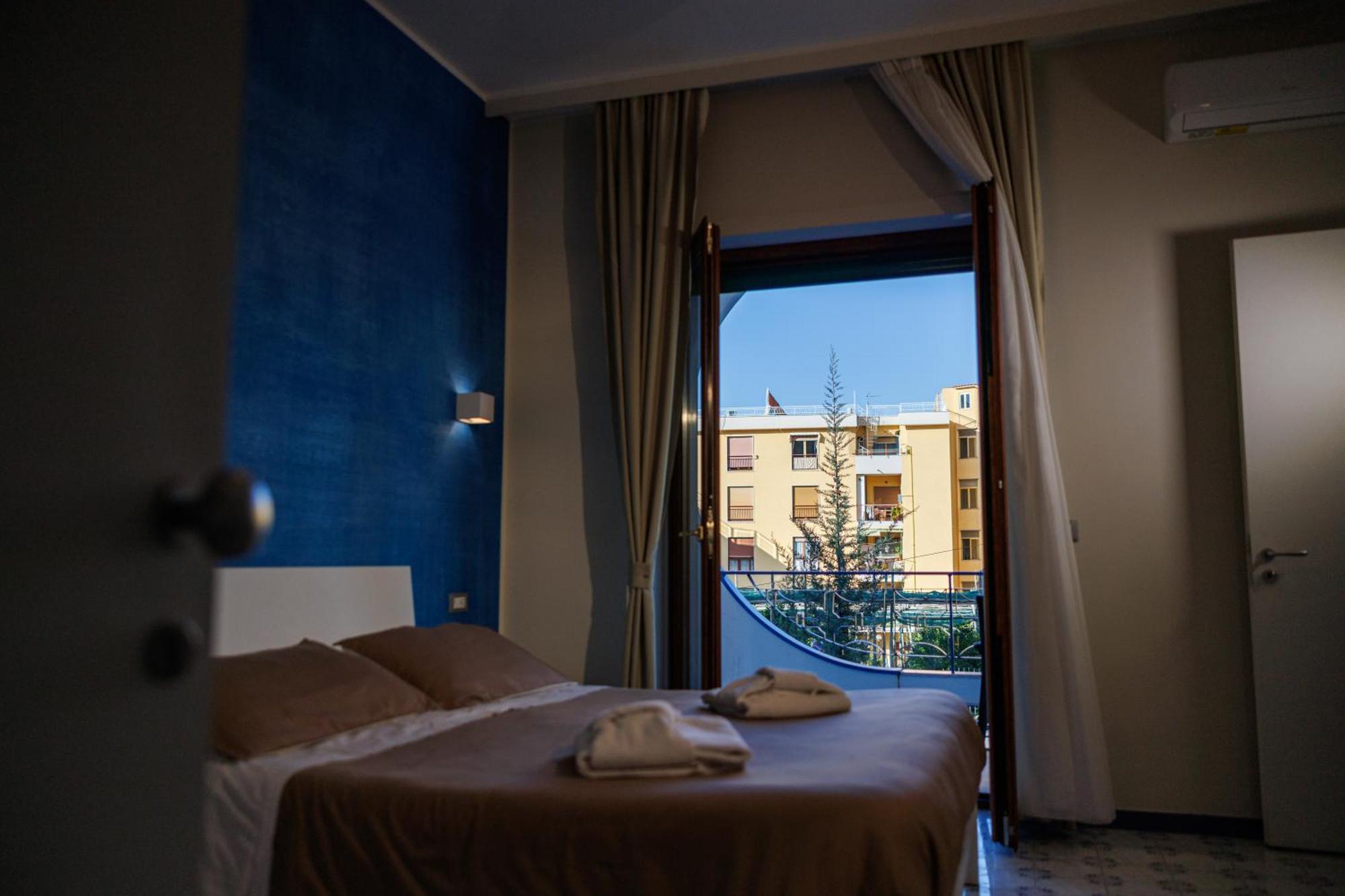 Bed and Breakfast The Reef Sorrento Esterno foto